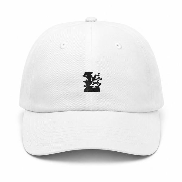 Witte LONEPRAYERS Icoon Cap met minimalistisch zwart geborduurd logo op de voorkant.